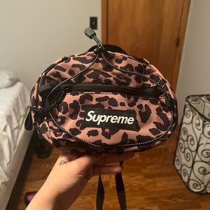 Supreme waist bag FW 20 leopard print